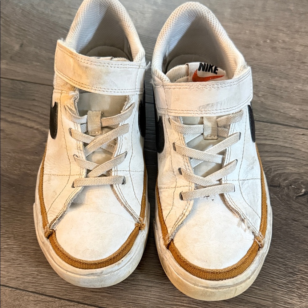 Nike Kids White, Black & Tan Sneakers